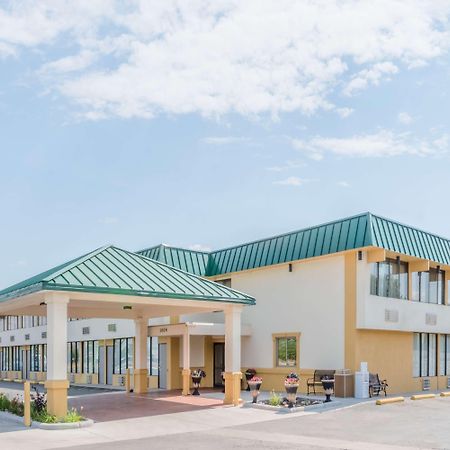 ฮาวเวิร์ด จอห์นสัน บาย วินด์แฮม ยิลเลตต์ Hotel ภายนอก รูปภาพ