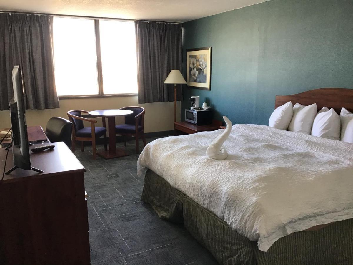 ฮาวเวิร์ด จอห์นสัน บาย วินด์แฮม ยิลเลตต์ Hotel ภายนอก รูปภาพ