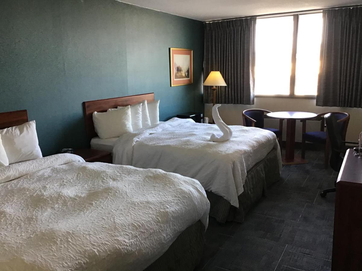 ฮาวเวิร์ด จอห์นสัน บาย วินด์แฮม ยิลเลตต์ Hotel ภายนอก รูปภาพ