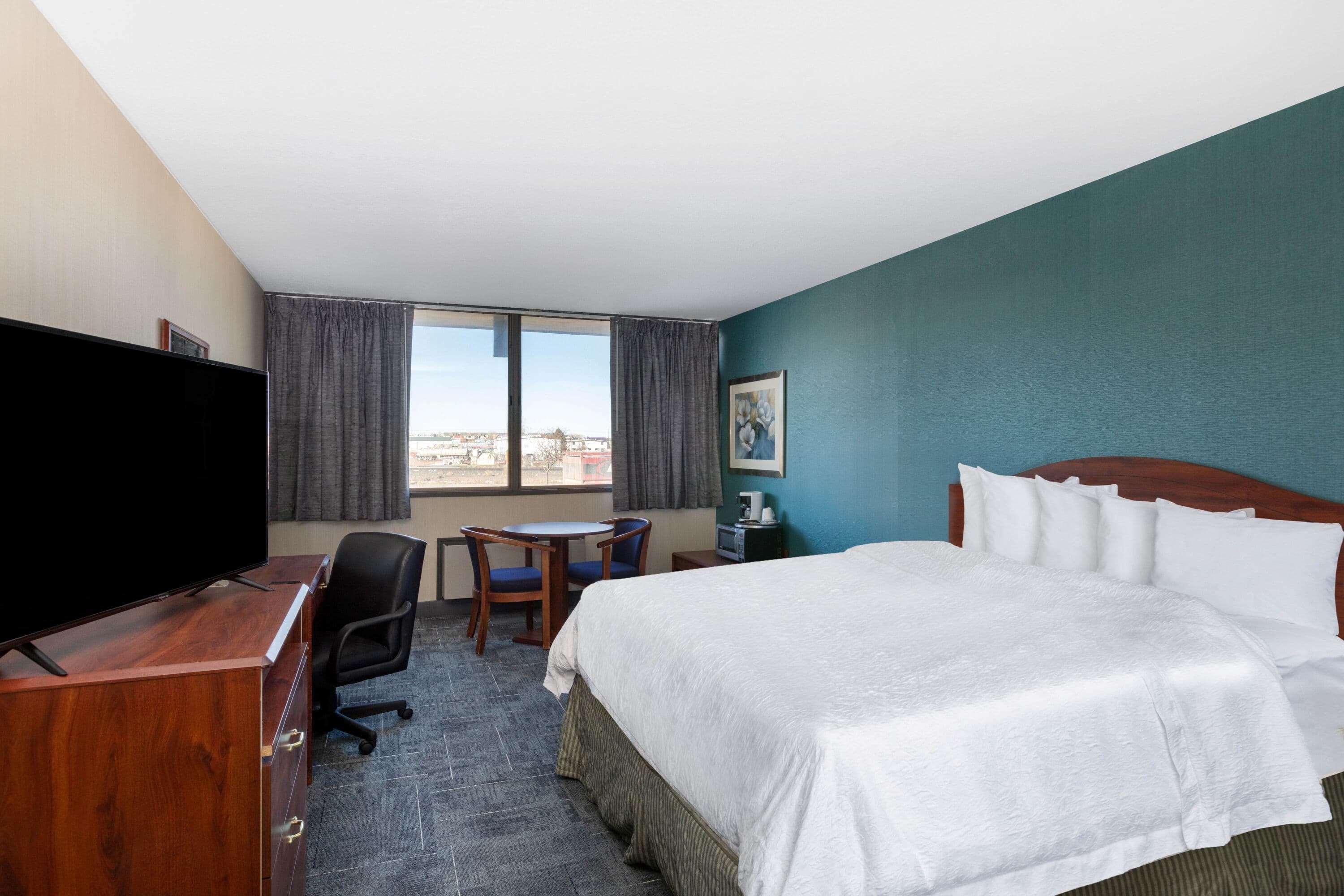 ฮาวเวิร์ด จอห์นสัน บาย วินด์แฮม ยิลเลตต์ Hotel ภายนอก รูปภาพ