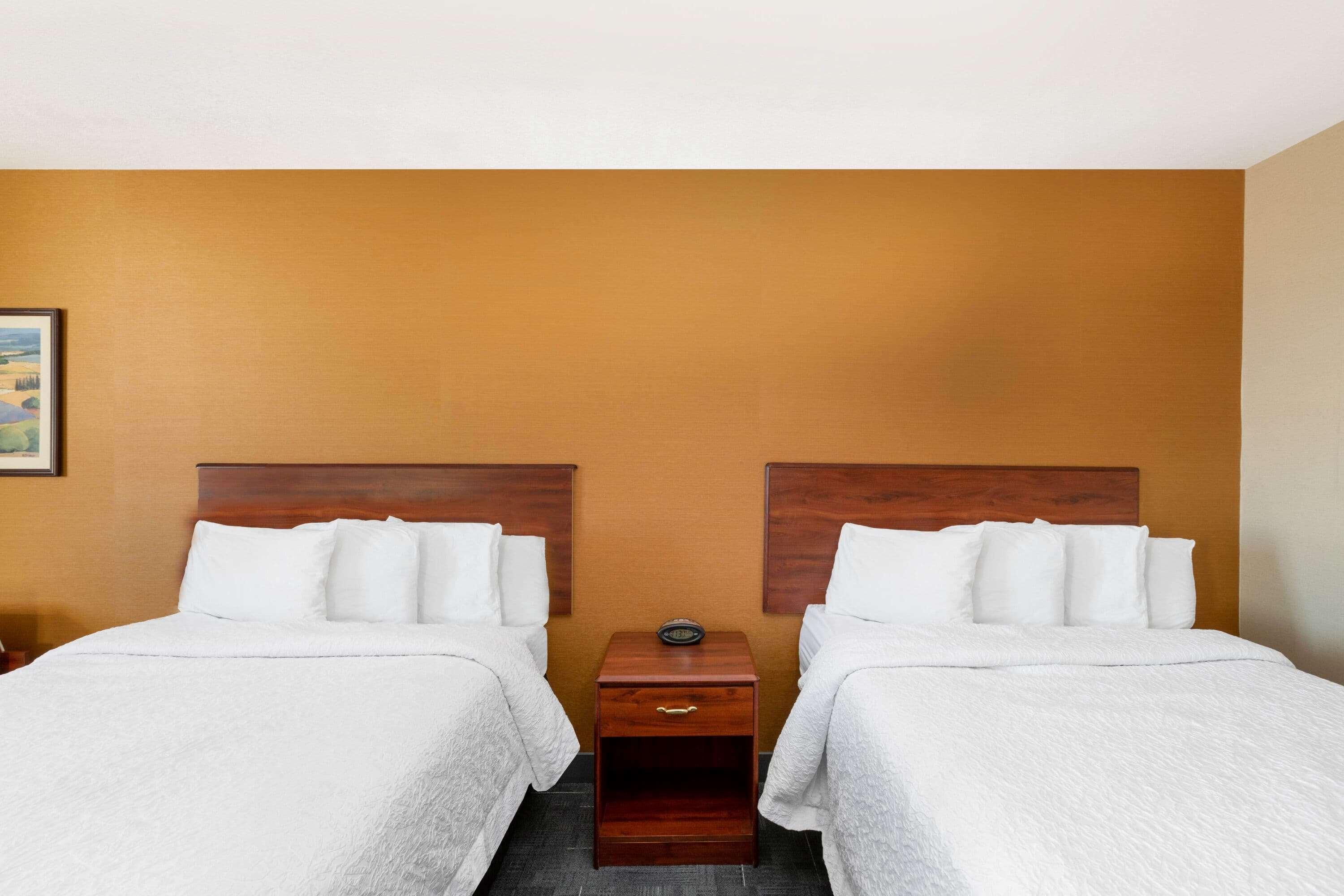 ฮาวเวิร์ด จอห์นสัน บาย วินด์แฮม ยิลเลตต์ Hotel ภายนอก รูปภาพ